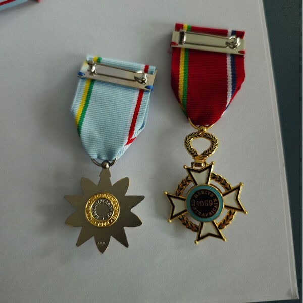 Retro individual commemorative enamel