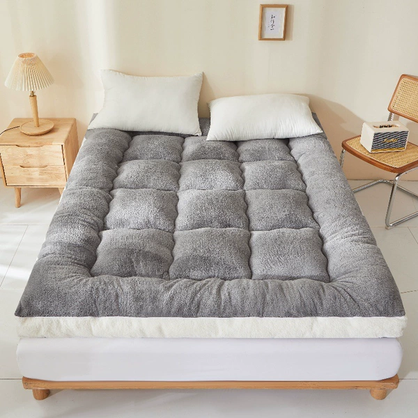 White edge deep gray