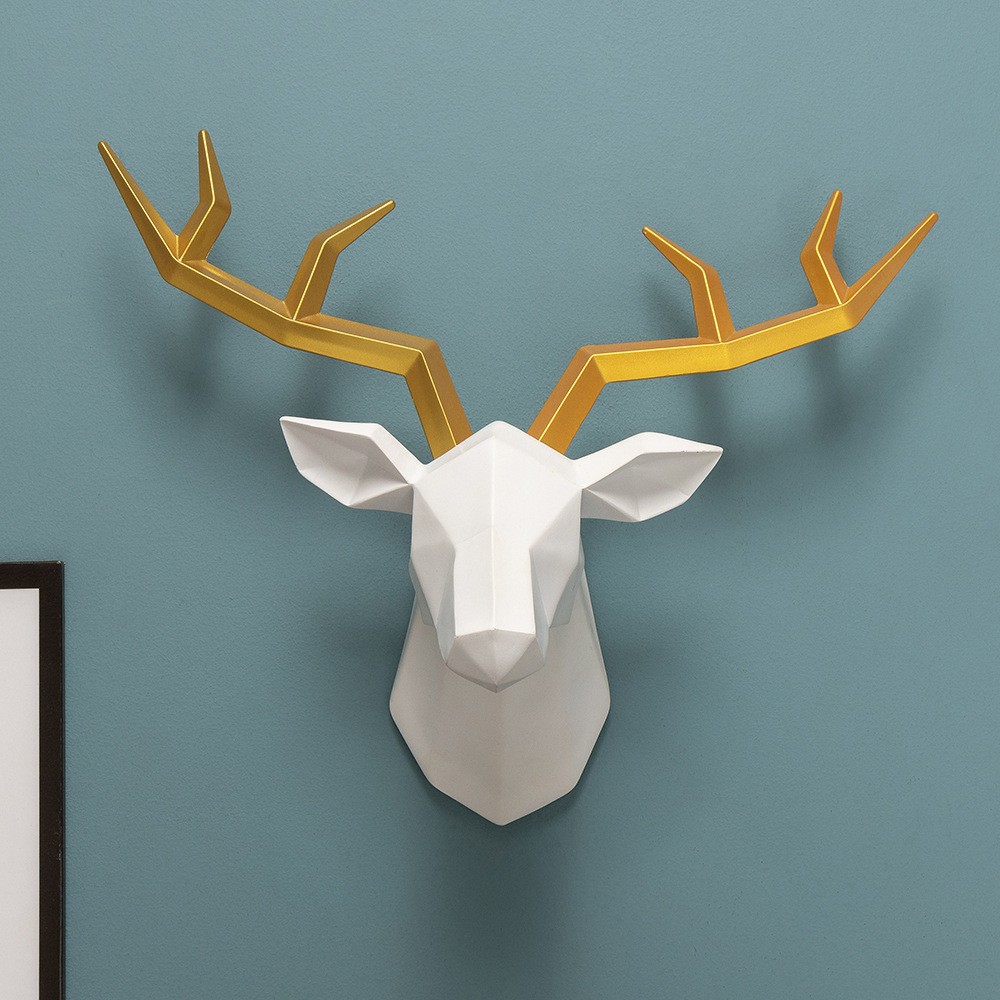 황금 뿔 - 기하학적 사슴 머리