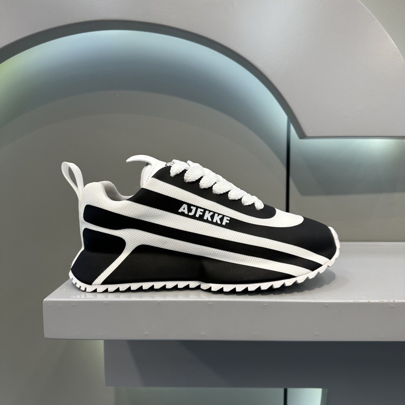 남성 신발 2025 여름 새로운 유행 패션 메쉬 밑창 아빠 신발 다목적 편안한 인기 스포츠 및 캐주얼 신발