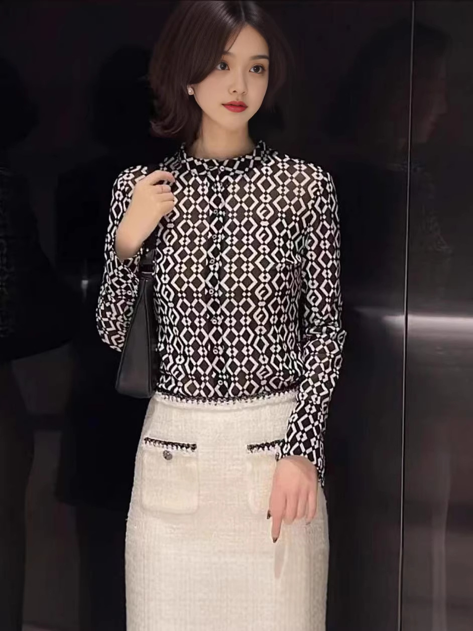 Áo thun nữ dài tay cổ cao họa tiết kim cương co giãn — đen
