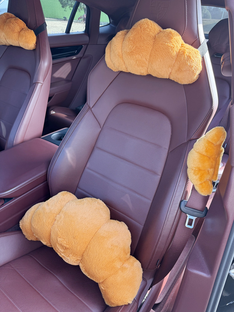 New Plush Croissant-Shaped Car Neck Pillow, Lumbar Support, Cushion, Car Accessories, Shoulder Strap Cover Wholesale