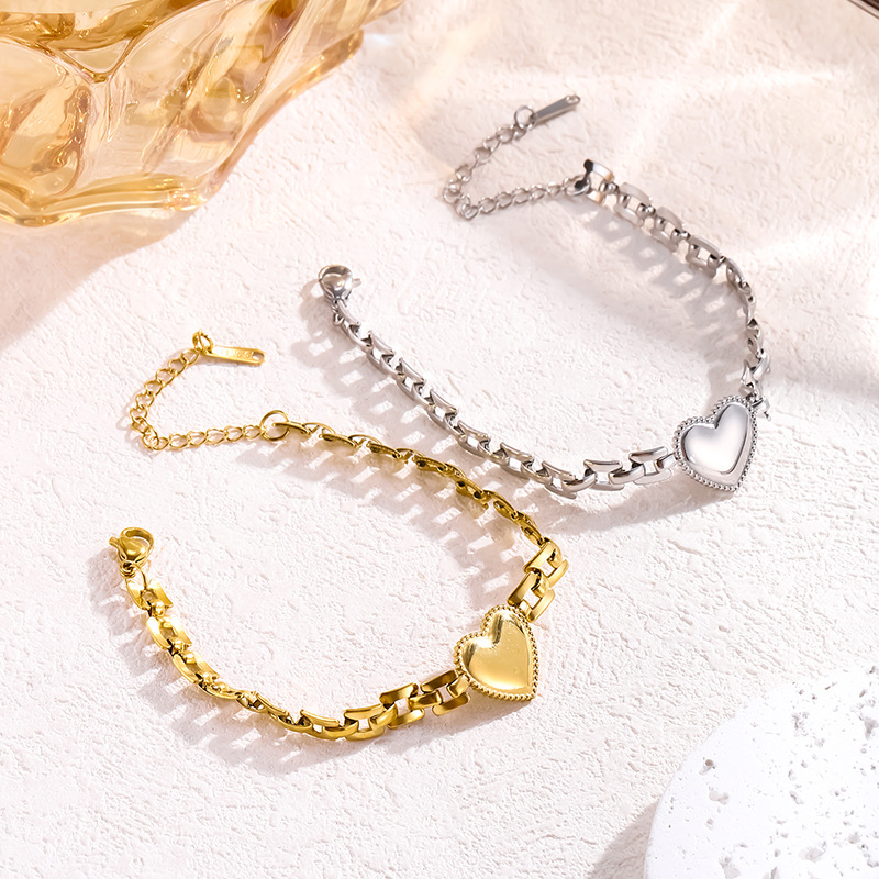 Non-fading new titanium steel heavy industry watchband love bracelet women's fashion personality light luxury high sense hand jewelry wholesale