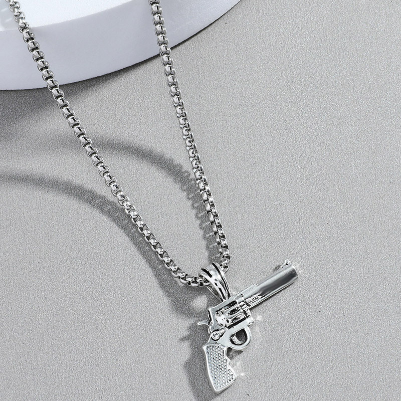 European And American Hip-hop Personality Retro Trend Revolver Pendant Necklace display picture 2