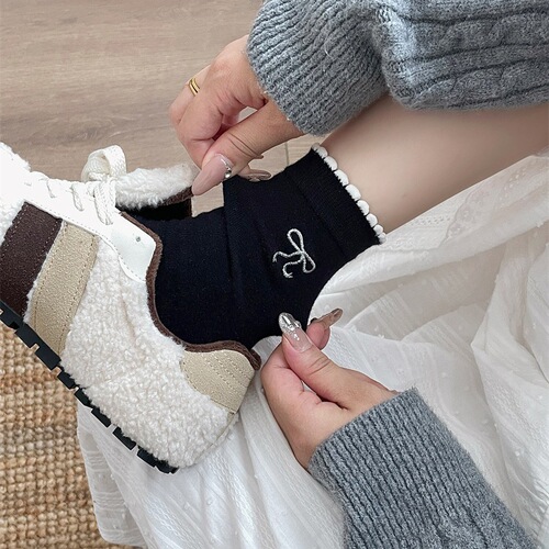 [One piece for sale] Thin summer piled socks for women, breathable sweat-absorbing and deodorant socks, middle tube sports, spring and summer