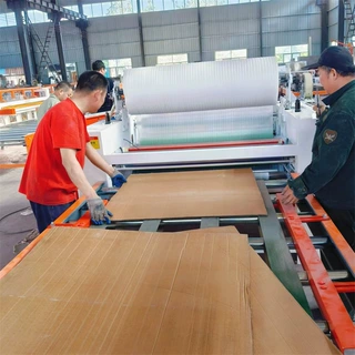 防撞包装珍珠棉纸板复合机 牛皮纸贴合机 pp中空板冷胶涂胶设备
