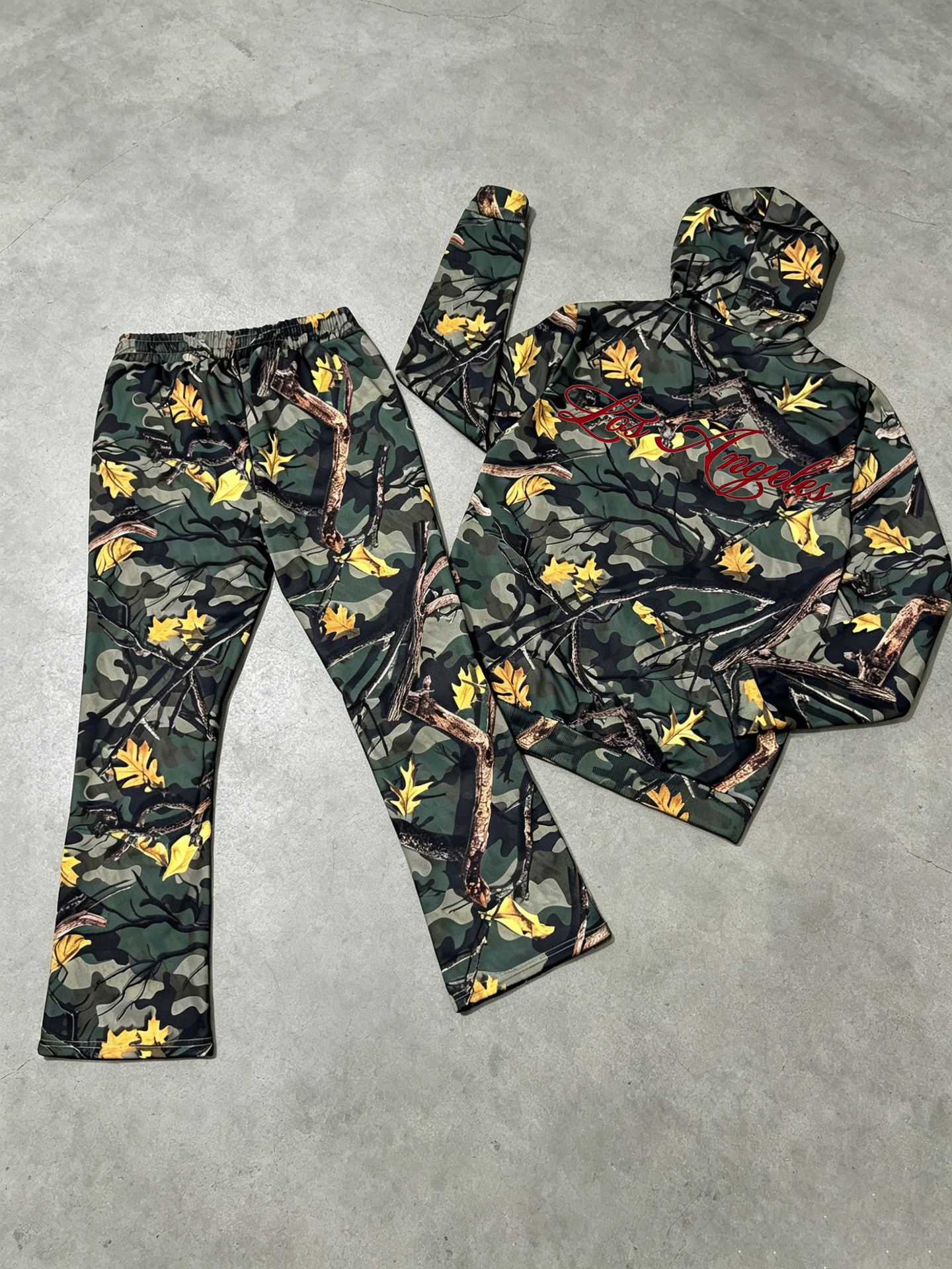 Men's Forest Camouflage Letter Embroidered Hooded Sweatshirt + Flared Sweatpants Two Piece Set_viptrois.com
