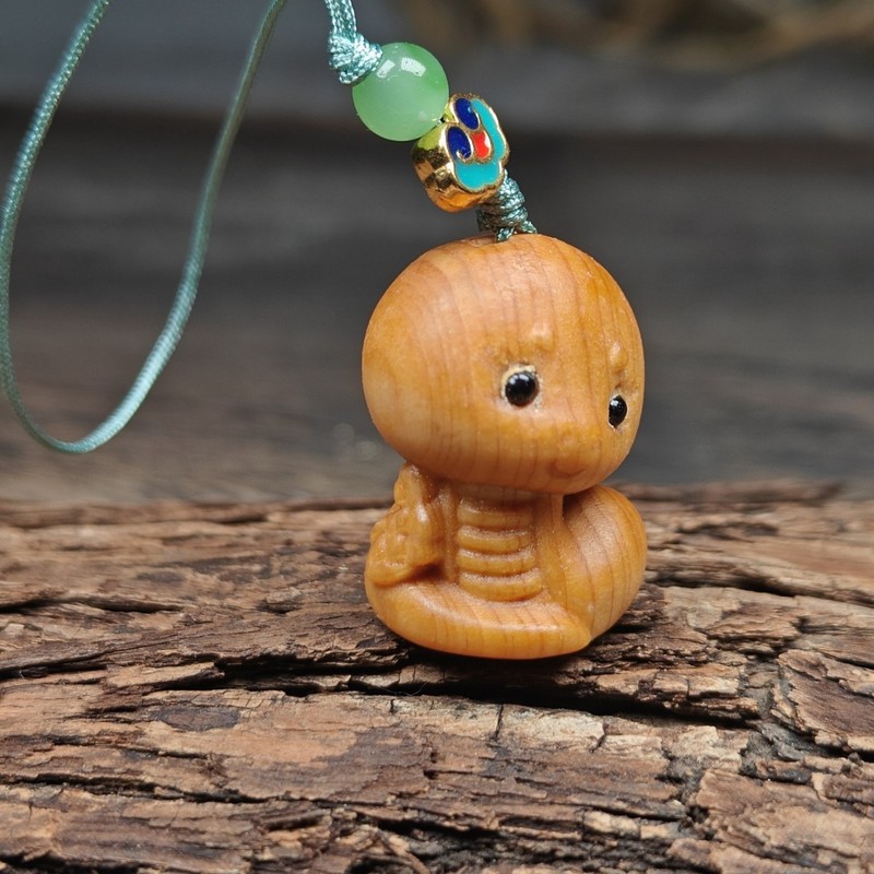 新しい蛇年干支ペンダント、天然本物のシダウッド彫刻工芸品、木彫りの装飾品、健康と楽しみ|undefined