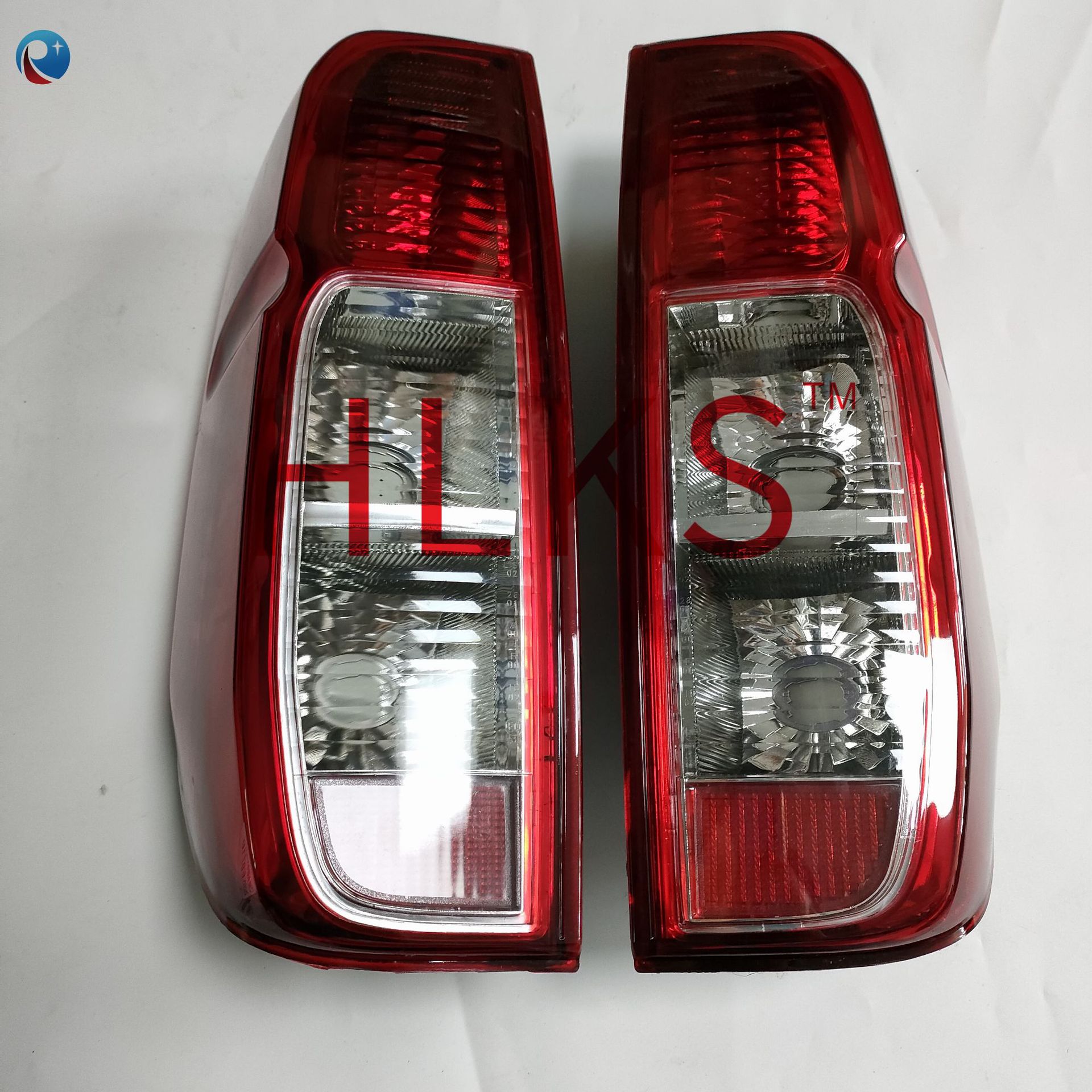 Apto para Nissan Navara Luz trasera 26555-EB70A 26550-EB70A Luz de freno