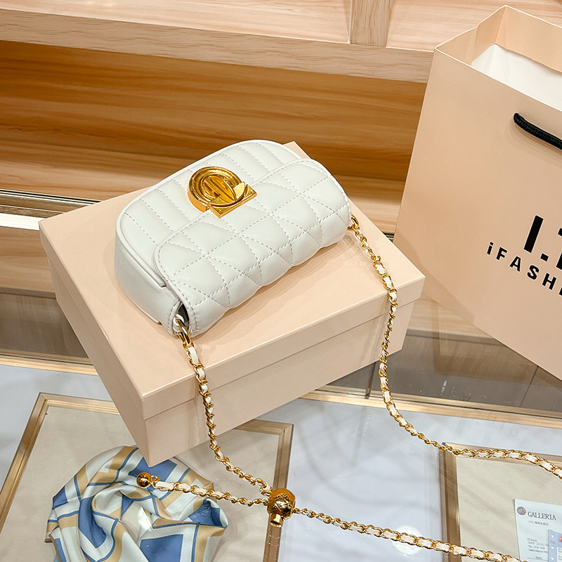Baobao Fragrant Wind Donna 2023 Estate Nuova catena a tracolla Lingge di alta qualità Texture piccola borsa_voghion.com