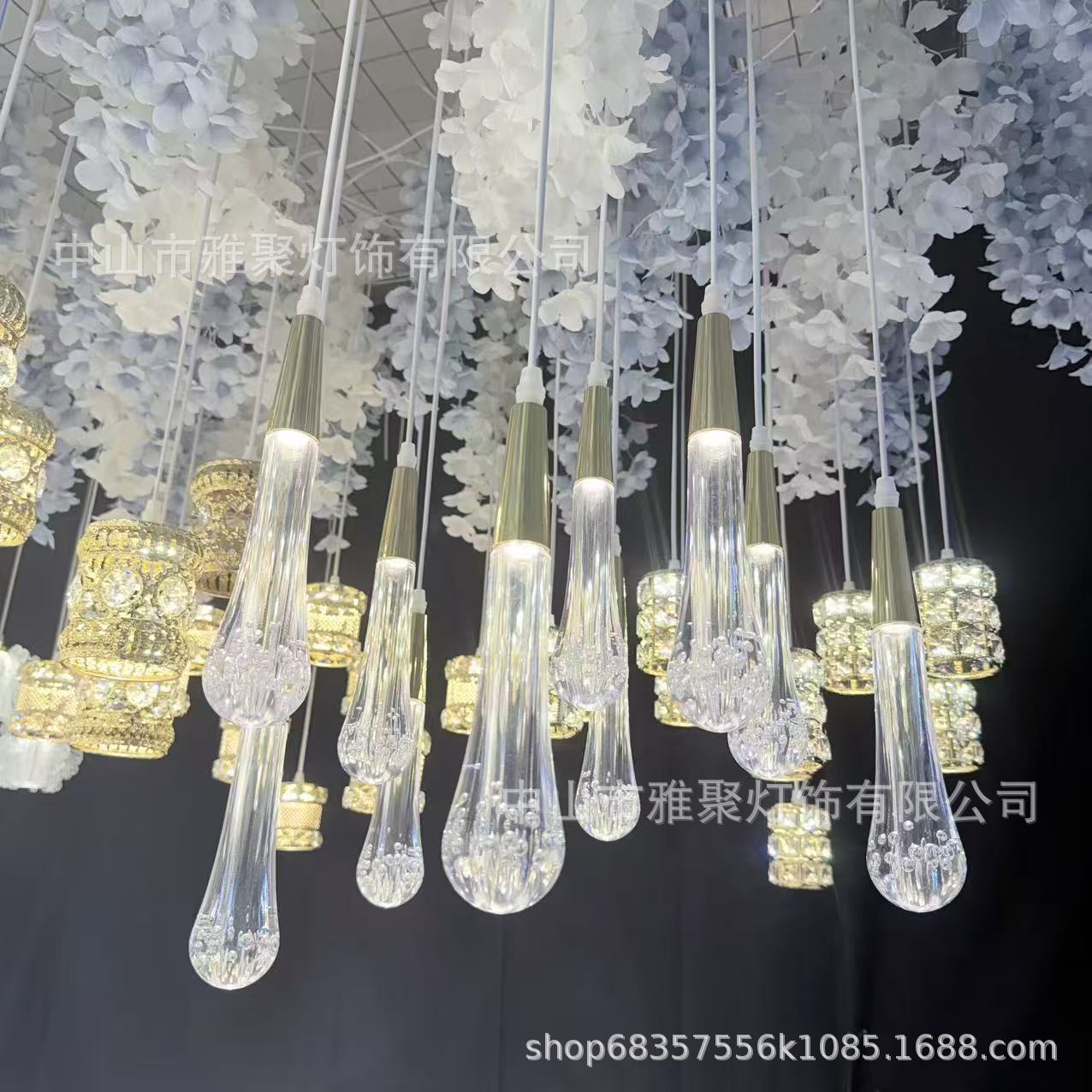 Fabricante directo para props de boda acrílico 10 lámparas de gota de agua luminosas para decorar la ventana del escenario del auditorio del hotel image 9