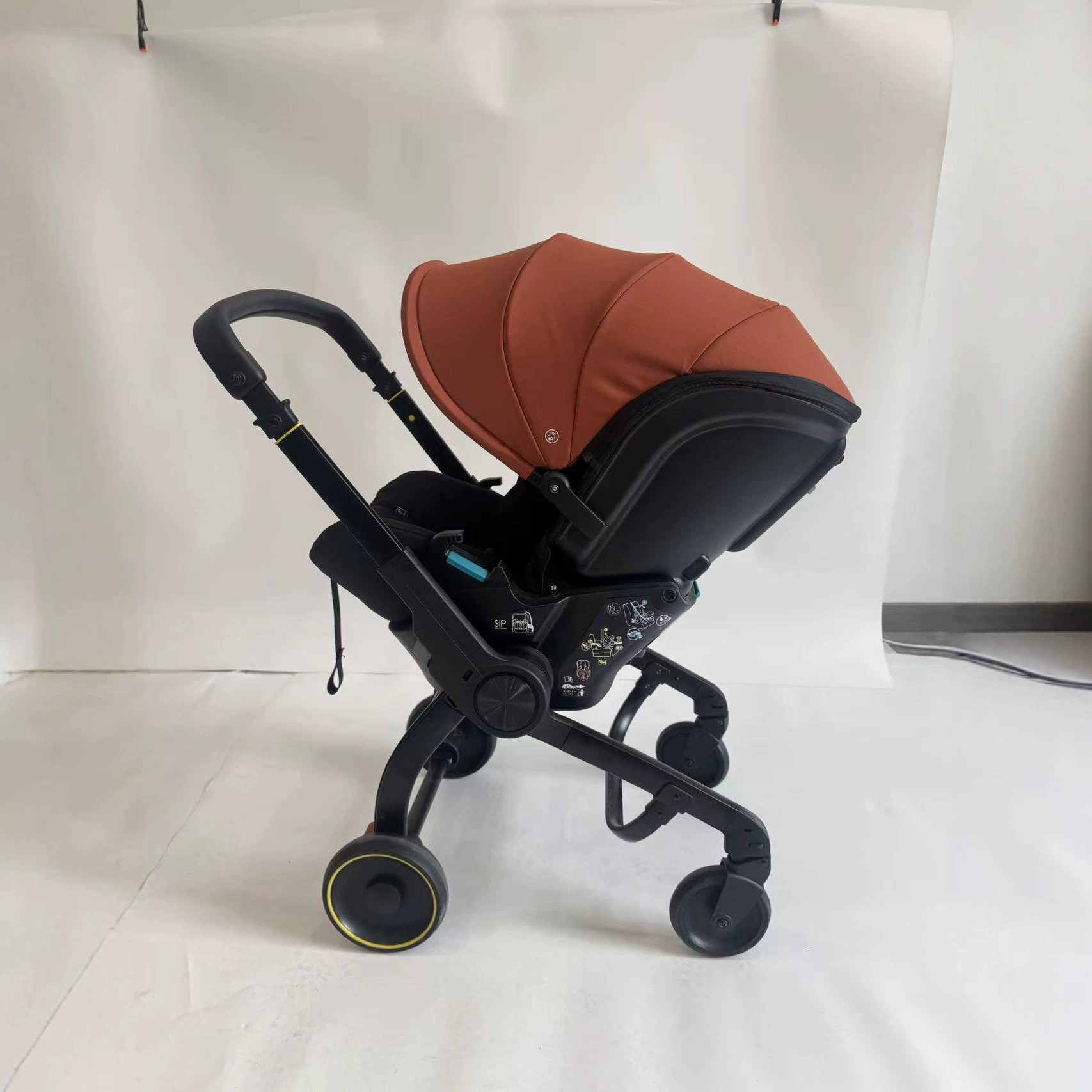 Nuevo carro de bebé 4 en 1, 1 año 0 - 24 meses, asiento de seguridad para bebés, carro de caballo mecedor