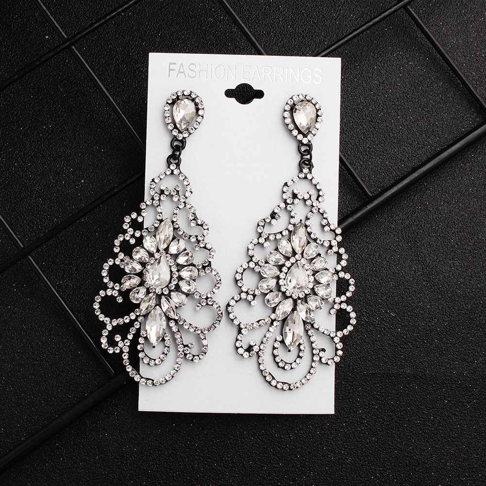 Bridal Wedding Accessories Hollow Alloy Rhinestone Round Earrings display picture 9