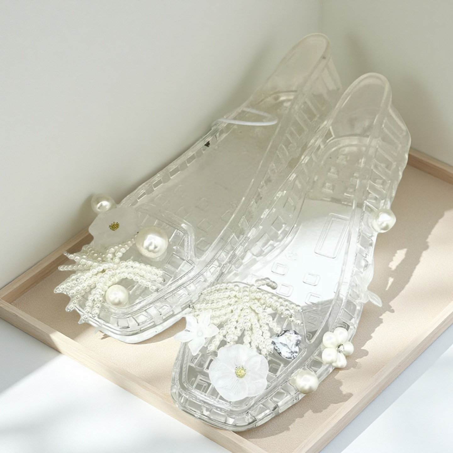 흰 딸기 (신발 제외)