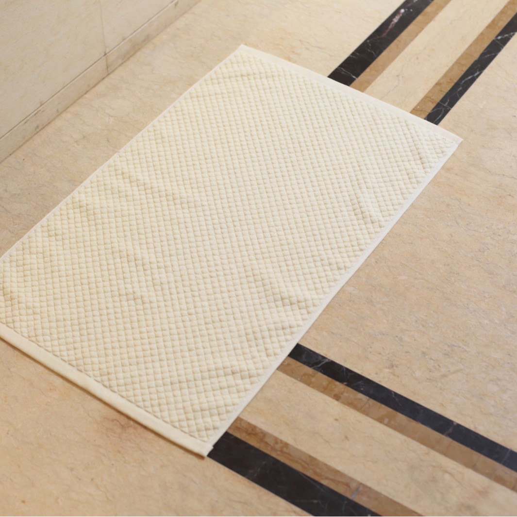 Venta al por mayor Toalla de piso del hotel 32 algodón engrosado blanco antideslizante absorbente hogar Baño piso alfombra toalla personalización
