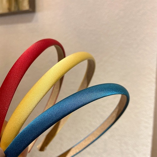 Candy-colored satin hairband for women with fine short hair in spring and summer, retro French fairy blue and white simple hairpin