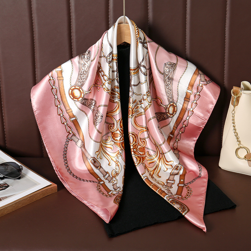 Dulce y fresco diseño 90 satinado bufanda cuadrada brillante y flexible elemento de cadena arte cuello tendencia bufanda de seda para mujer bufanda cuadrada
