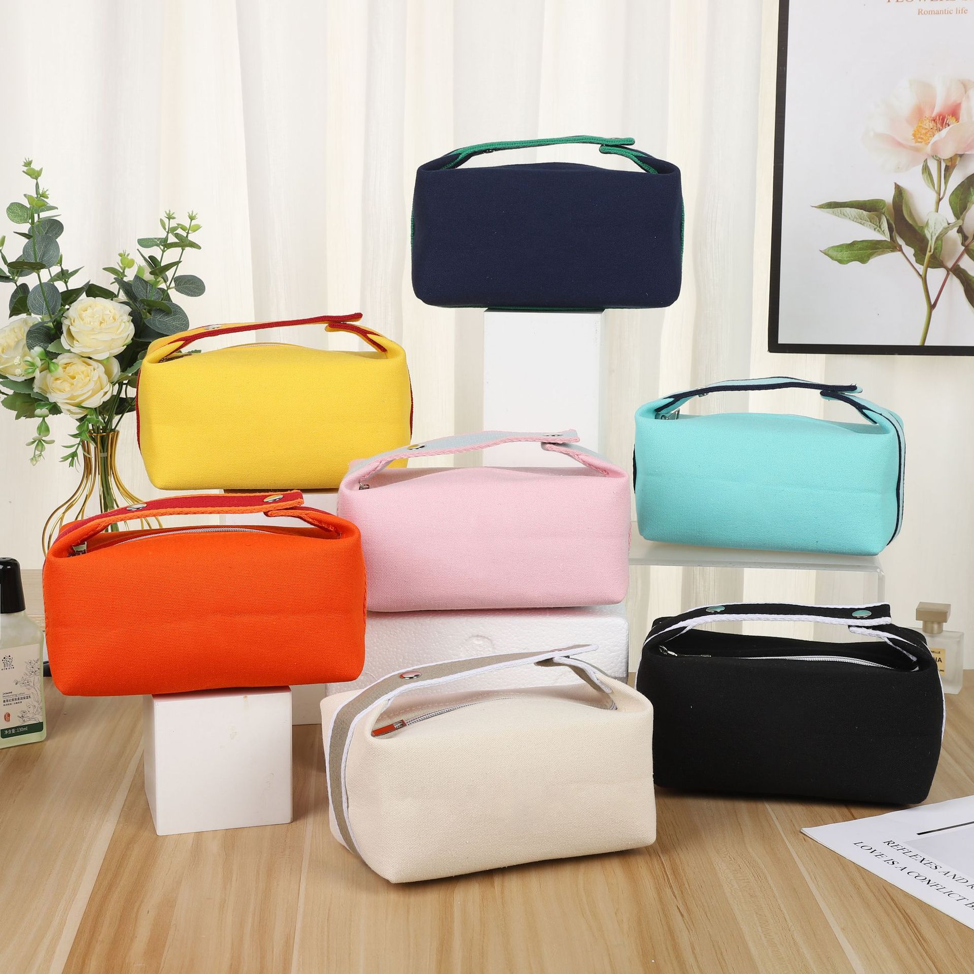 Bolsa de cosméticos de lona bordada transfronteriza, bolsa de almacenamiento de artículos de tocador de viaje informal, bolsa de cosméticos portátil de gran capacidad