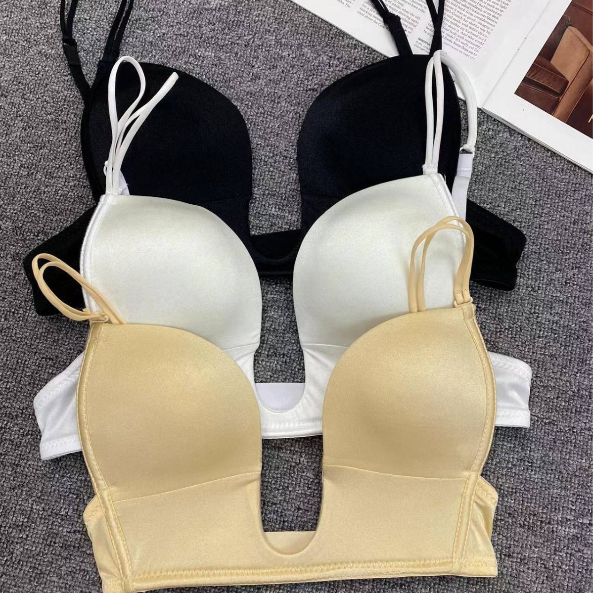 Inventario de productos de cola del sudeste asiático nuevo en línea celebridad en vivo joven lisa reunida ropa interior sin huellas reunida sujetador sujetador