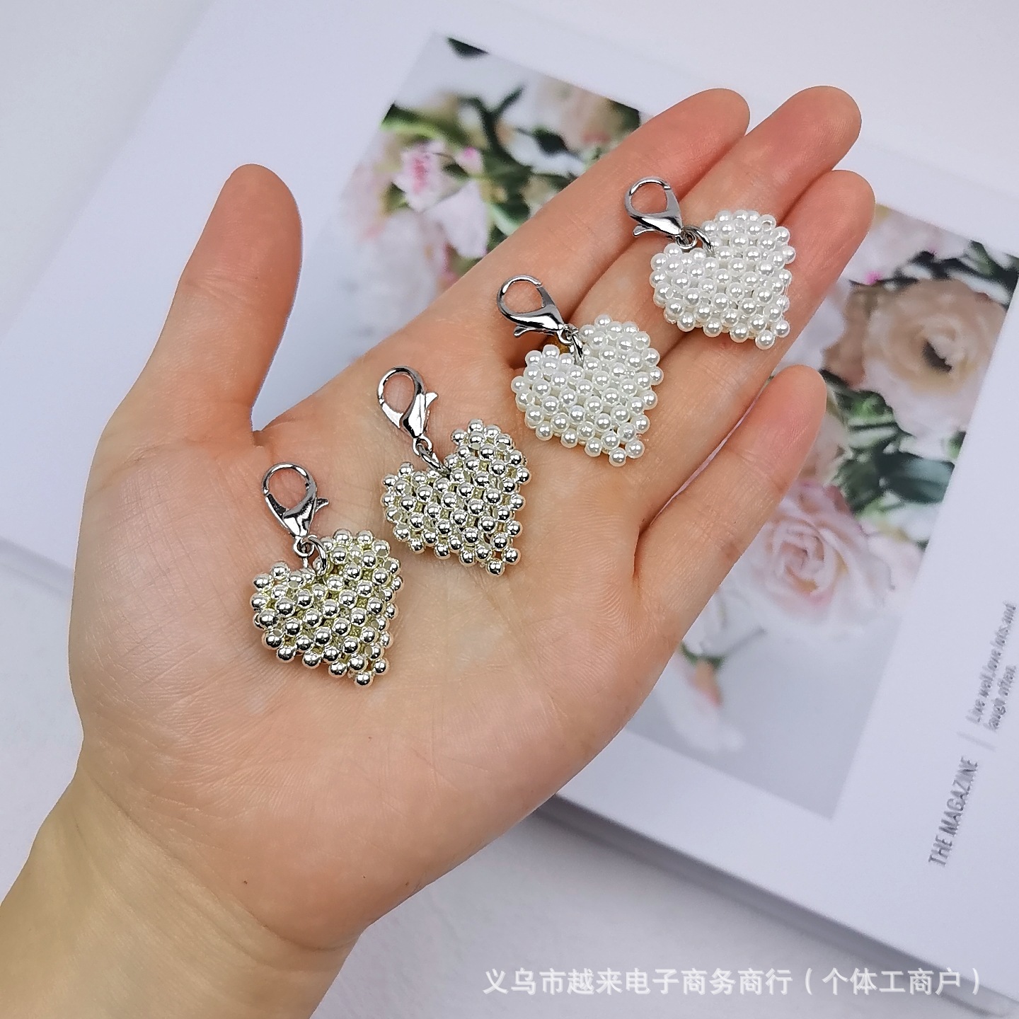 Three-Dimensional Hand-Woven Mini Pearl Heart Pendants, Exquisite Shoes, Hats, Clothing, Bags, Mobile Phone Keychains and Accessories