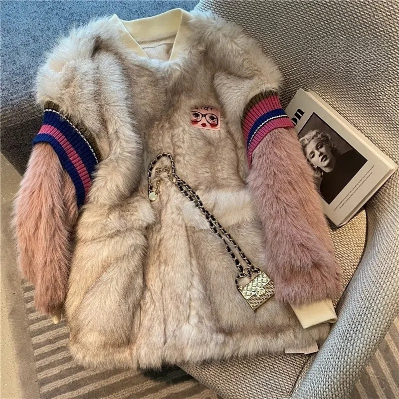 Eco-Friendly Fur Patchwork Baseball Jacket for Women 2024 Autumn and Winter New Fashion Retro High-Grade Plush Thickened Short Coat Eco-Friendly Fur Patchwork Baseball Jacket for Women 2024 Autumn and Winter New Fashion Retro High-Grade Plush Thickened Short Coat
