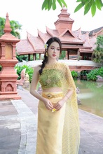 西双版纳旅拍影楼主题傣族服装写真传统民族女套装泰国服装
