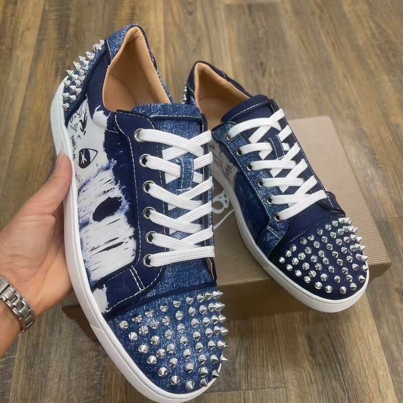 European CL red-soled shoes, popular studded shoes, unique and trendy CL studded shoes, fashionable and versatile red-soled studded sneakers European CL red-soled shoes, popular studded shoes, unique and trendy CL studded shoes, fashionable and versatile red-soled studded sneakers