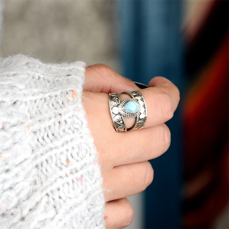 Carved turquoise retro fashionable ring with stone drop-shaped