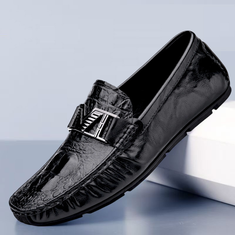 Zapatos de hombre de cuero real 2025 nuevos zapatos de negocios británicos transpirables con suela suave zapatos casuales perezosos con un pie zapatos para hombre