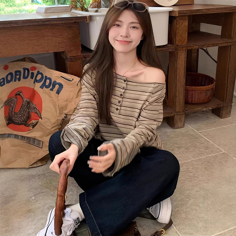 Lazy Style One-Line Collar Off-Shoulder Stripesd Women's Spring and Autum Long-Sleeved Loose T-Shirt Retro Wasteland Style Casual Top Lazy Style One-Line Collar Off-Shoulder Stripesd Women's Spring and Autum Long-Sleeved Loose T-Shirt Retro Wasteland Style Casual Top