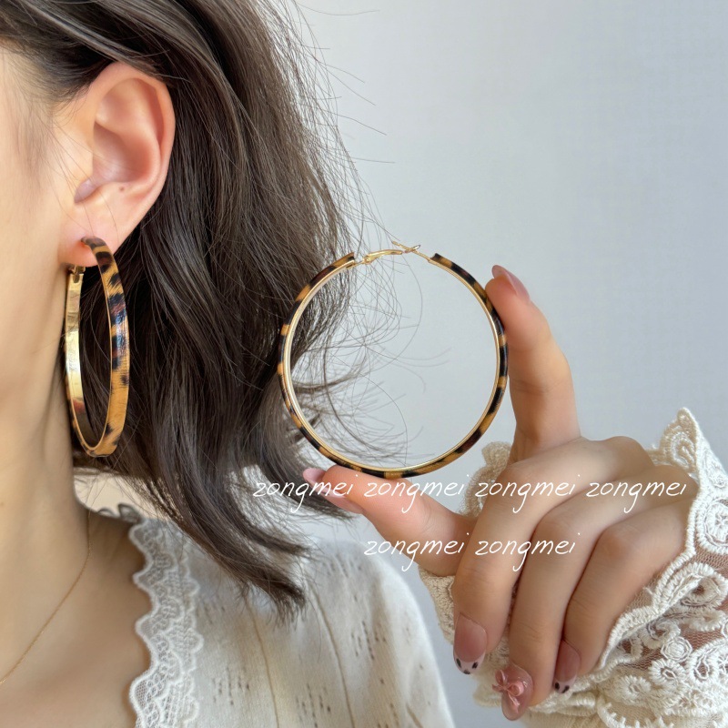 6cm Zhao Lusi-style tortoiseshell leopard print exaggerated large hoop earrings, high-end niche design, elegant earrings