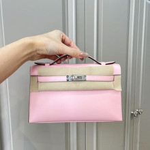 2025�¿�һ���P�����r��ţƤ�μ�б�������i��朗l���ƼyС����Ů