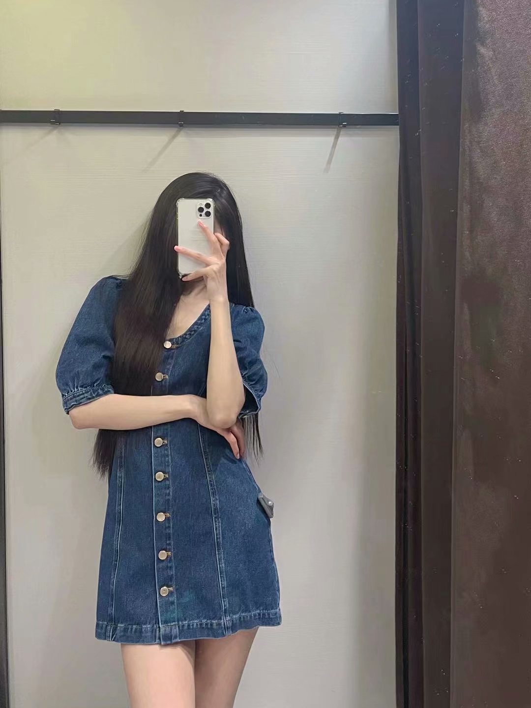 V-Neck Buttoned Short-Sleeved Denim Dress NSAM78151