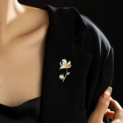 Lotus brooch niche light luxury: Yaxa sancaqları