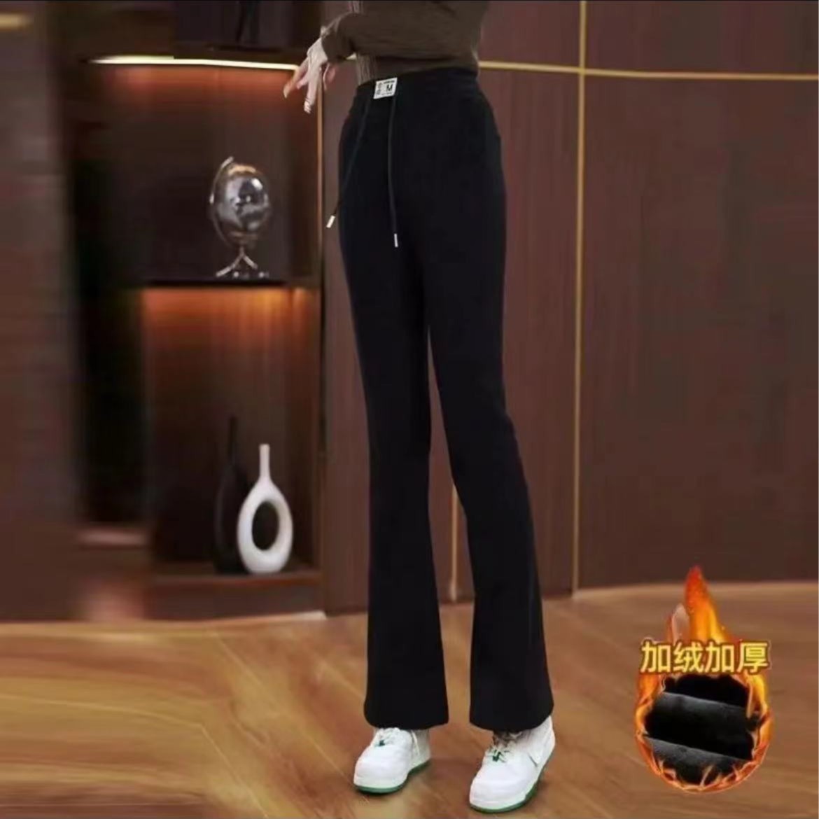 厚い北極の毛の小さいラッパのズボンの2025秋冬の新型のハイウエストのベルベットの保温のカジュアルな女性のズボン