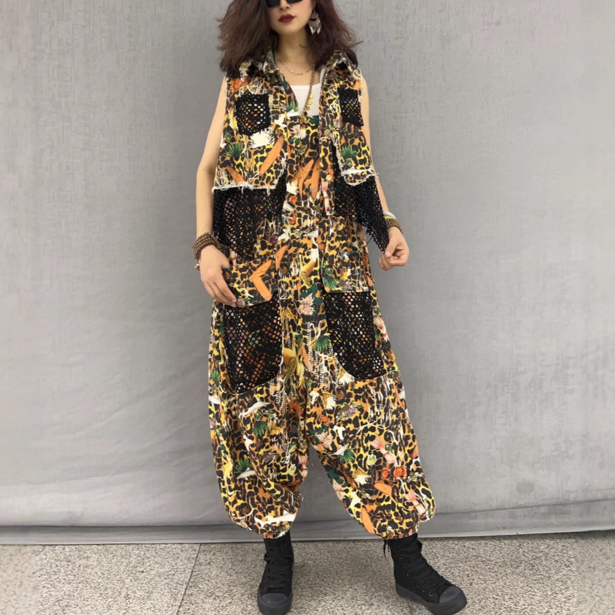 Personalidad moda fresco patrón de leopardo estampado de mezclilla empalme chaleco de malla mono traje de dos piezas de moda de primavera para mujer image 2