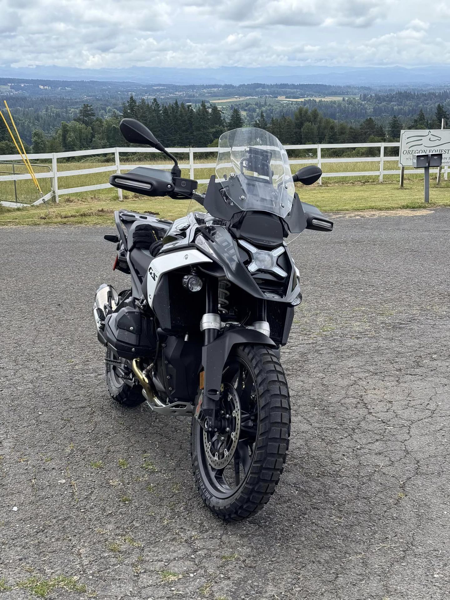 2023-2024 R1300GS windshield is suitable for BMW R 1300 GS high windshield
