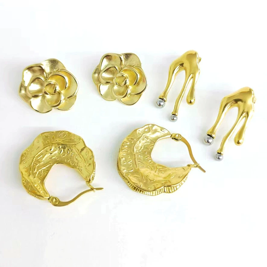 Retro earrings stainless steel, flowered, 750 sample gold, Chanel style