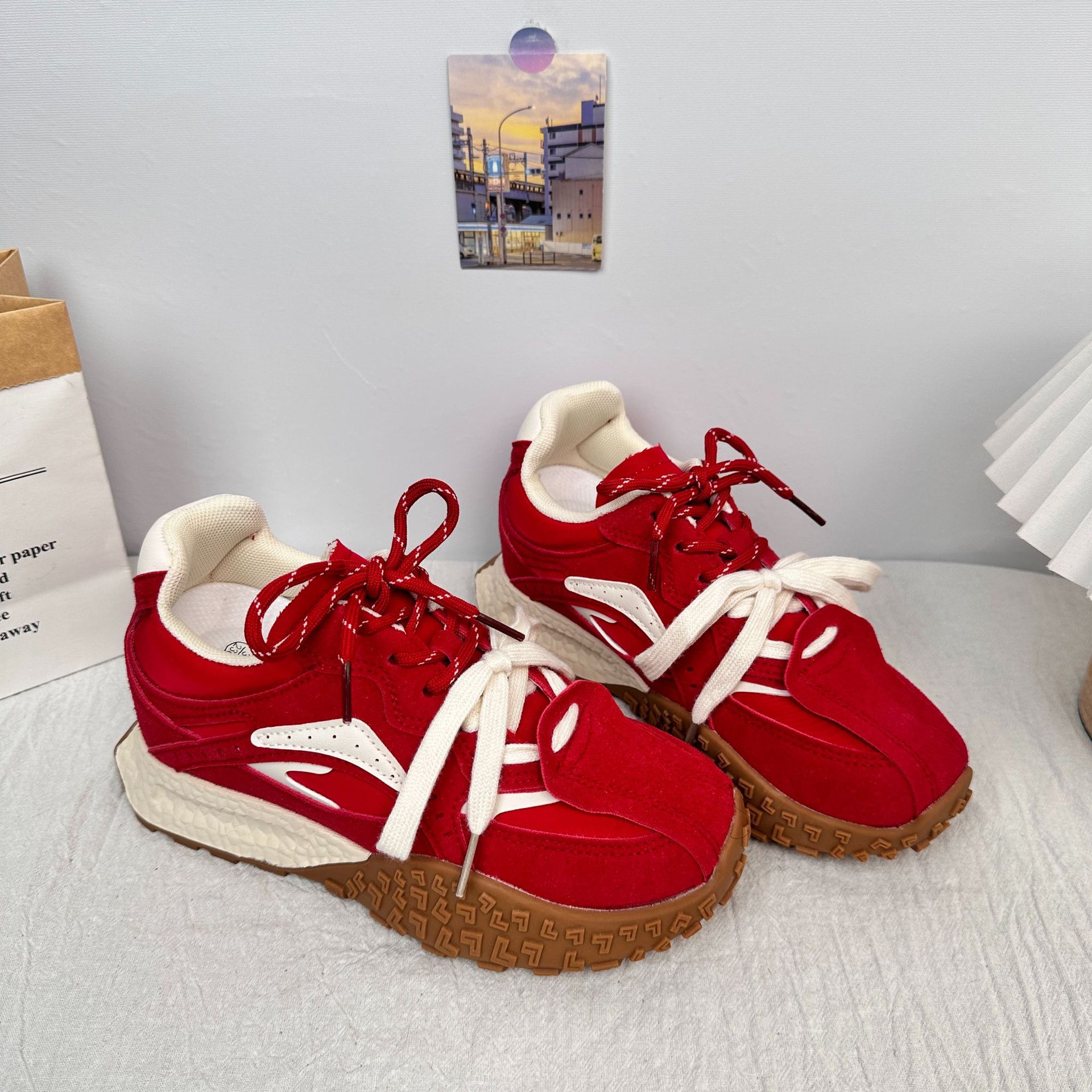 A9906 estilo de Hong Kong zapatos deportivos de palomitas de maíz de suela gruesa para mujer 2025 primavera y otoño nuevos zapatos casuales transpirables chic