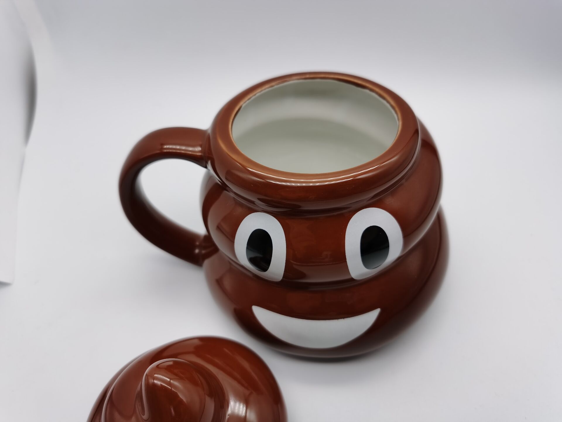 Ceramic Poop Mug Creative Cartoon Hand-painted Cup With Lid_voghion.com