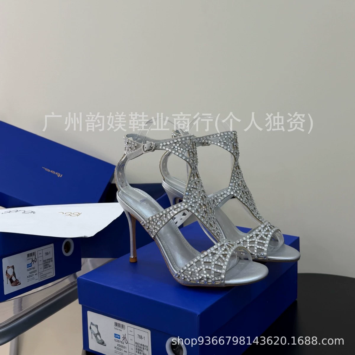 Источник стандарт SR Xiaohongshu того же стиля новый стиль средневековый фэншуй бриллиантовая полая открытая носка нос рыбы туфли-лодочки высокий каблук сексуальные королевские сёстры сандалии