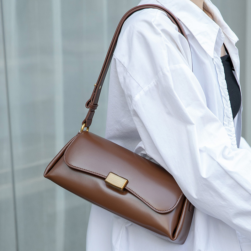 Bag Women's Niche Design Retro Baguette Underarm Bag High-end Sense New Fashionable Red Crossbody Shoulder Leather Women's Bag