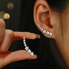 S925 シルバーメッキ 14K ゴールド小さな新鮮な 5 花びらフラワーイヤリング新しいフォレストスタイルのファッショナブルでシンプルなダイヤモンドスターピアス女性用