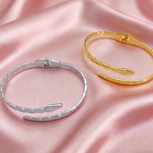 �����Ʒ���^�߹����CŮ�_���p�ݕr����Ф���֭h�W�����N�r�����