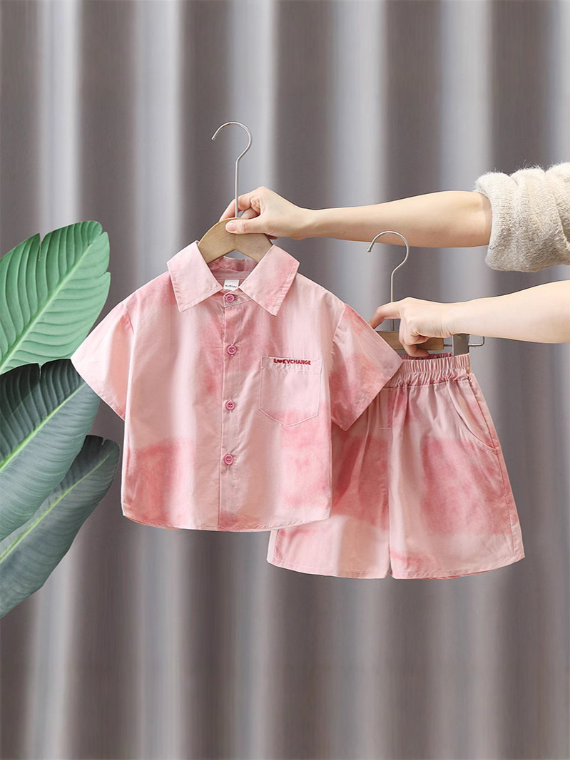 Conjunto de camisa rosa para niños 7141, nuevo conjunto de verano 2026, conjunto de dos piezas de manga corta para bebés, conjunto moderno y ligero para el verano.