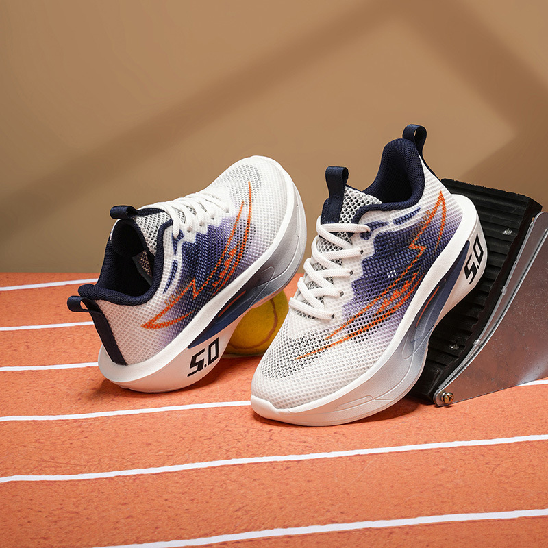 Autumn rotating buckle basketball shoes for boys, breathable mesh athletic shoes, non-slip and wear-resistant, suitable for middle and large-sized children, and designed for practical use in basketball games