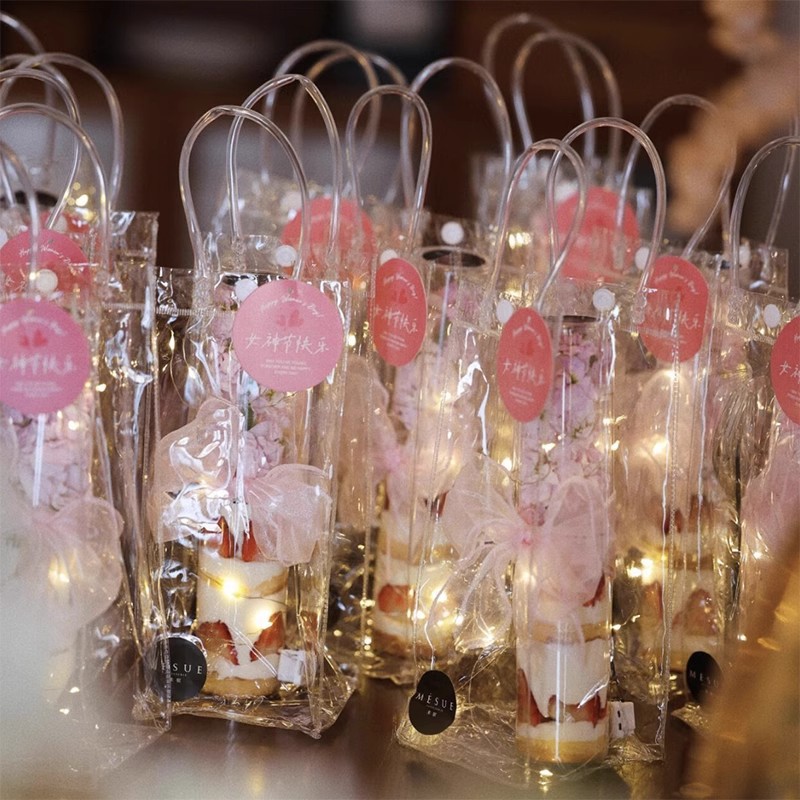 Día de la diosa de la mujer red pastel horneado decoración de mano claveles taza de barril transparente bolsa de mousse embalaje