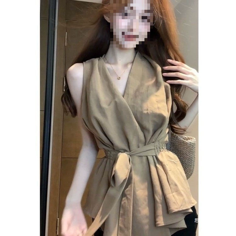 Шифоновая модная рубашка без рукавов с бретелькой на шее, облегающая талия, облегающая рубашка, свежая рубашка на шнуровке, новый летний светский стиль 2025 года.