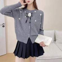 韩版温柔风重工钉珠蝴蝶结设计感修身显瘦圆领单排扣针织开衫