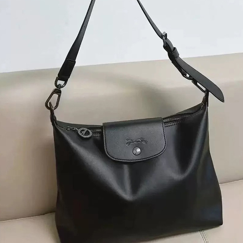 검은색